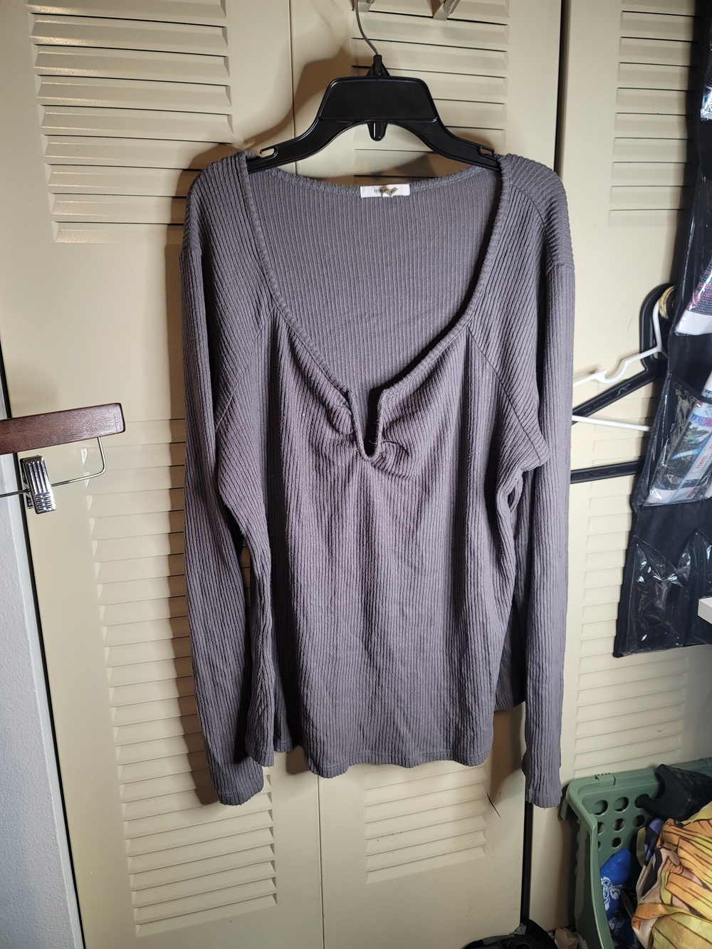 Maurices Ribbed Long Sleeve V-Neck Top in Charcoal